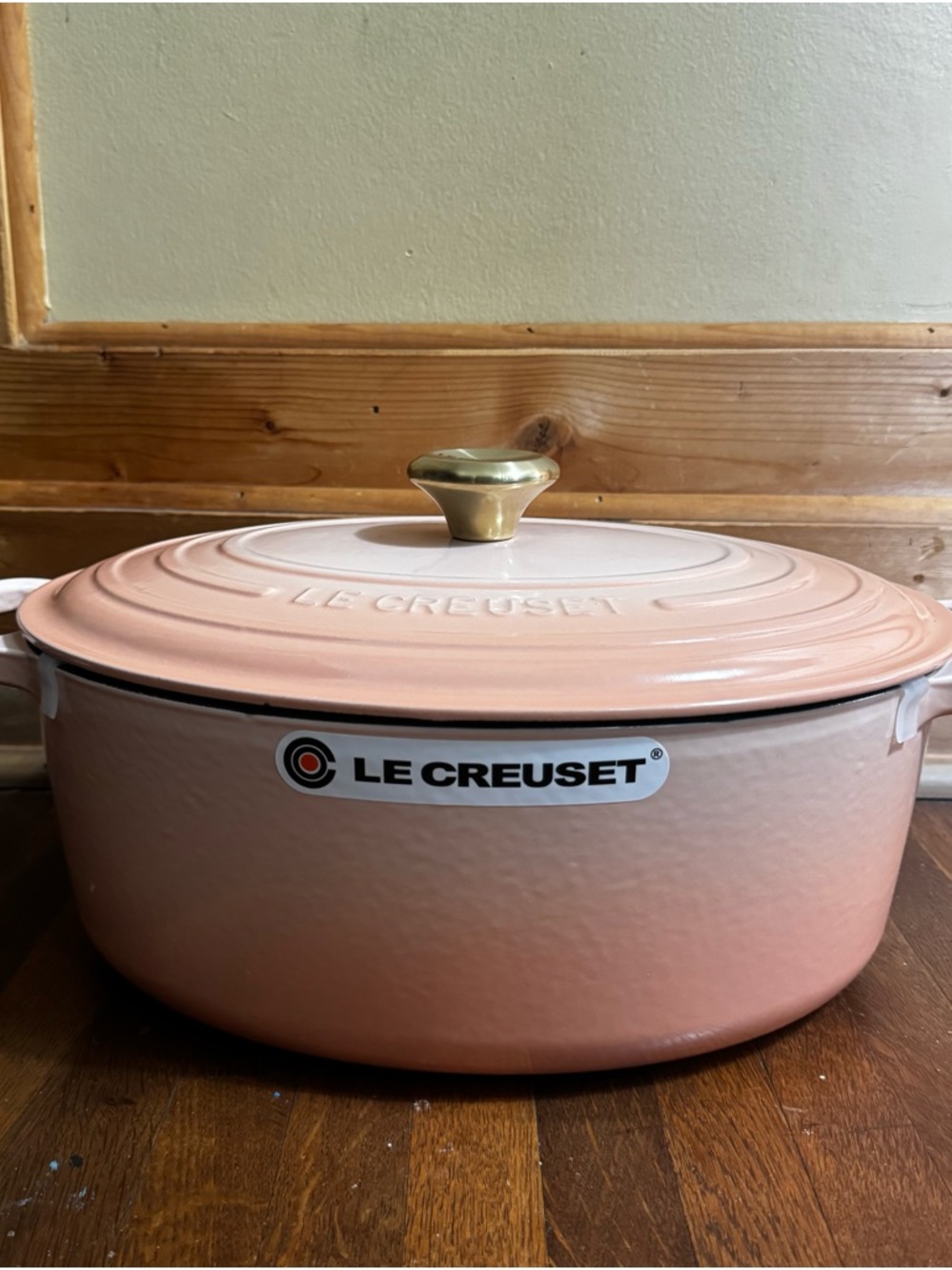 Le Creuset Peche Cast Iron Dutch Oven with Brass Knob 8 qt brand new